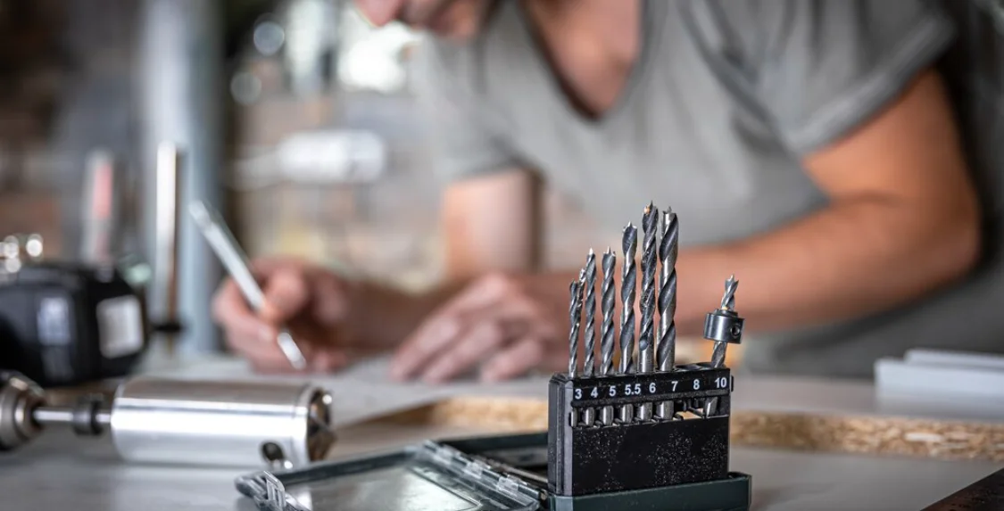 Why Your End Mills Keep Breaking and How an End Mill Selection Guide Solves It