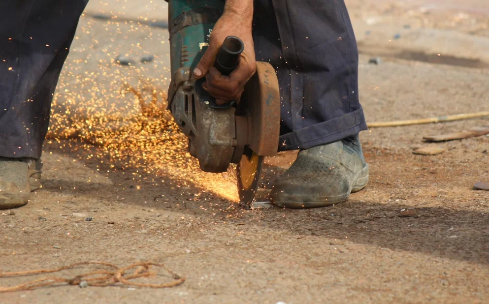 How Can a Hand Rock Drilling Machine Withstand Harsh Field Conditions