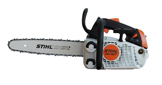 handheld saw