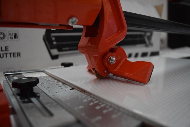 glass tile cutter
