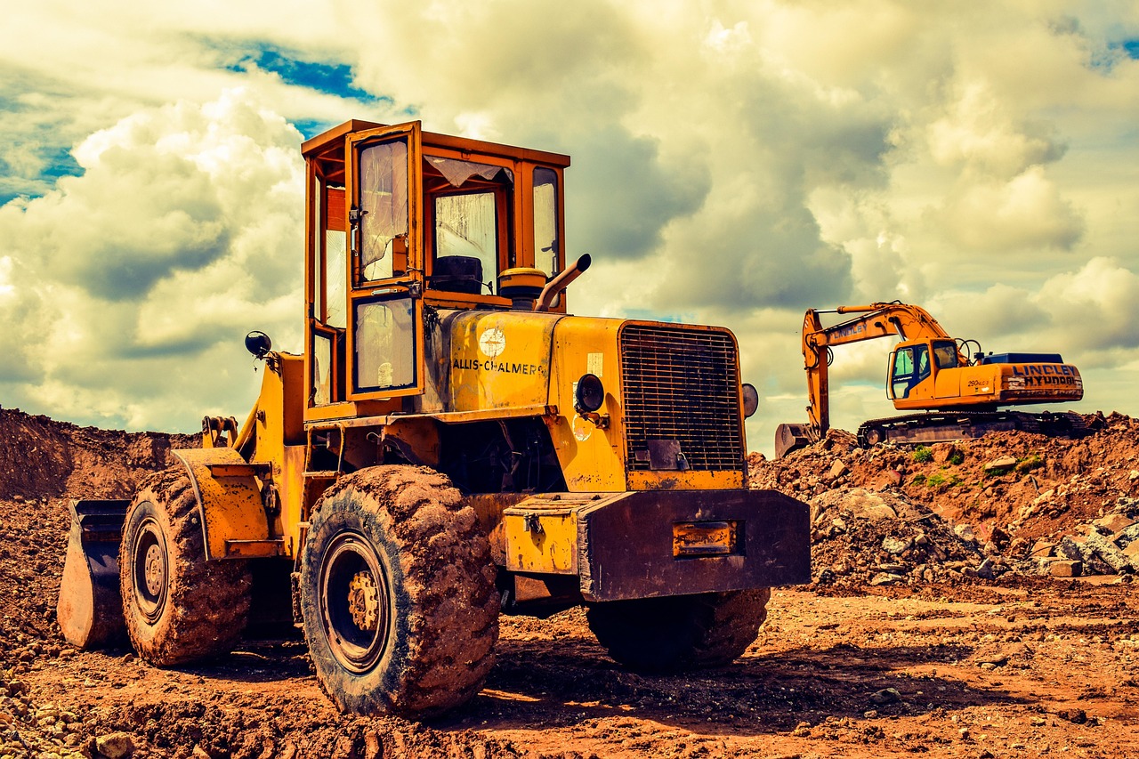 How Can You Buy Used Heavy Equipment Without Overpaying in 2026?