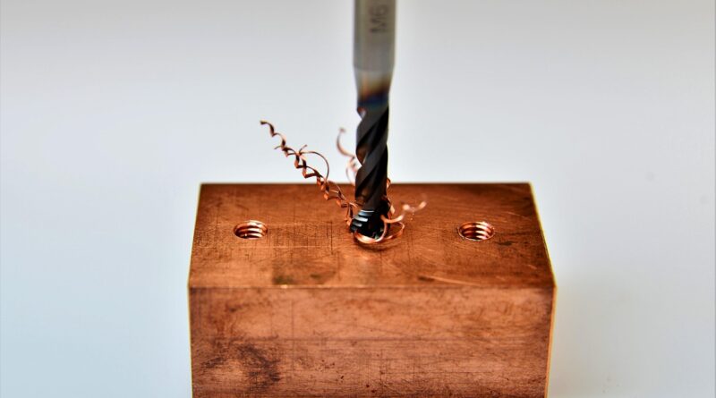 taps, thread, metric, metric thread, m6, tool, metal construction, metal, industry, production, copper, chips, copper shavings, metal processing, machining, cutting tools, work, craft, thread cutting, tool maker, drill, sharp, to cut, hss, milling, workshop, metric, copper, copper, copper, copper, copper, drill, milling, milling