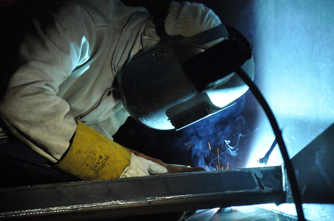 How Do You Choose the Best CNC Machining Factory for Precision Parts?