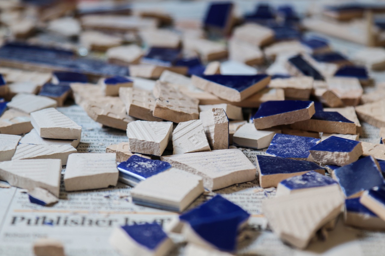 tiles, mosaic, broken, broken tiles, blue, decoration, decor, wall, interior, ornament, bathroom, cut, ceramic, craft, handicraft, housework, cutting