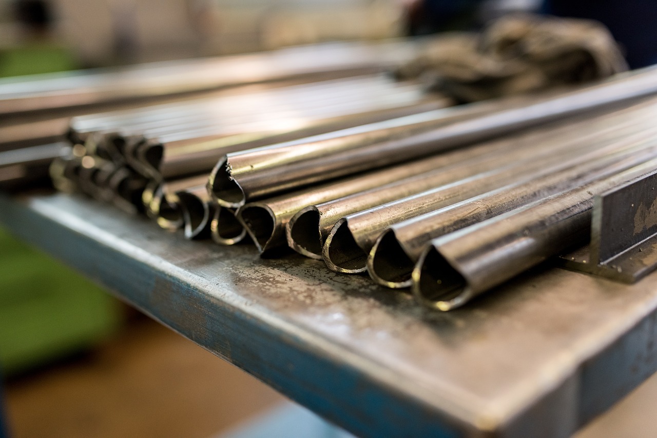 stainless steel, pipes, milling, metalworking, components, cut, workbench, serial production, assembly-line work, industrial