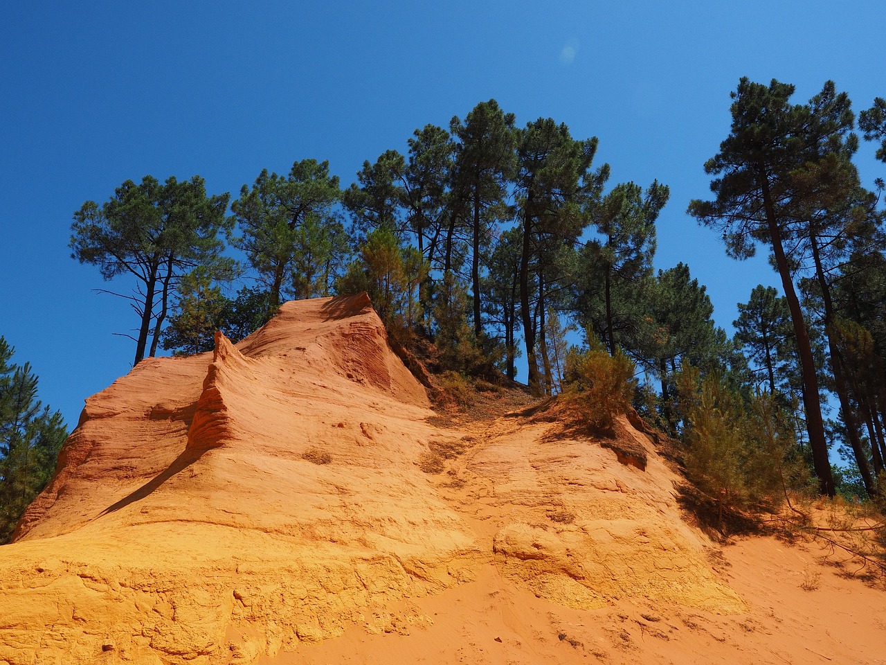 ocher rocks, ocher, ocher quarry, rock, coloured, bright, multicoloured, colorful, orange, red, yellow, roussillon, sightseeing, luberon massive, france, vaucluse, ocher dates, provence, ocher colored, ocher red, ocher brown, ocher mining, earth color, brown iron stone, clay mineral, department of vaucluse, provence-alpes-côte d'azur, arrondissement apt, canton apt, luberon nature park, provence alpes cote d azur, apt, gordes, road des geants, falaises de sang, mixture, colour, hue