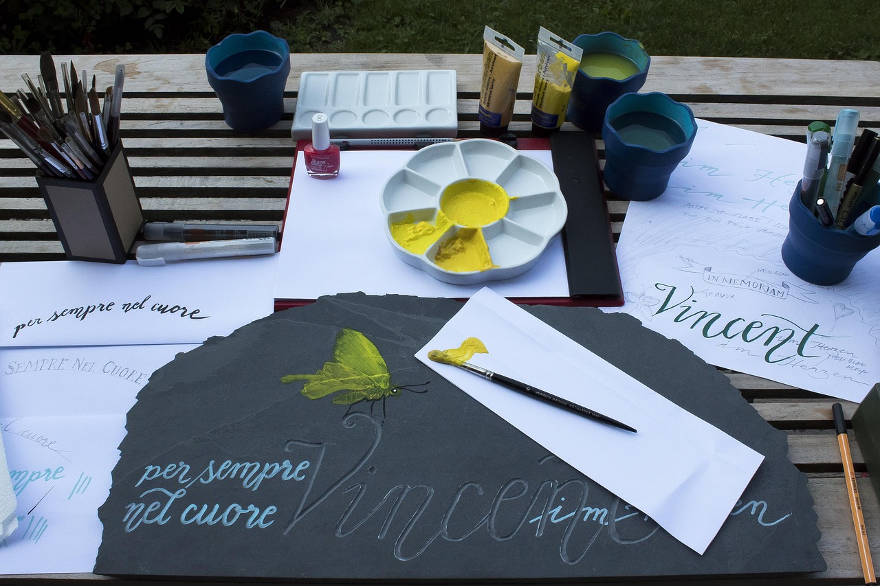 engraving, engraver, slate, writing, typography, hand lettering, stone processing, to paint, to illustrate, acrylic paints, paint brush, color palette