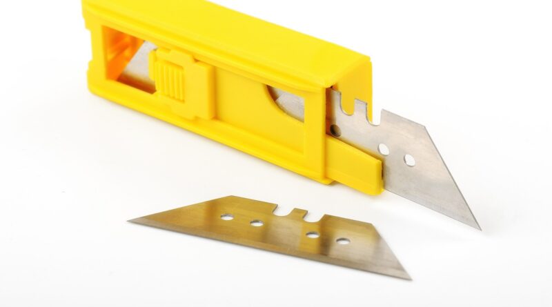 block, stationery, knife, tool, sharp, blade, box, cutter, metal, accessibility, steel, plastic, razor, equipment, cutting, metallic, danger, product, boxcutter, cut, boxknife, stainless