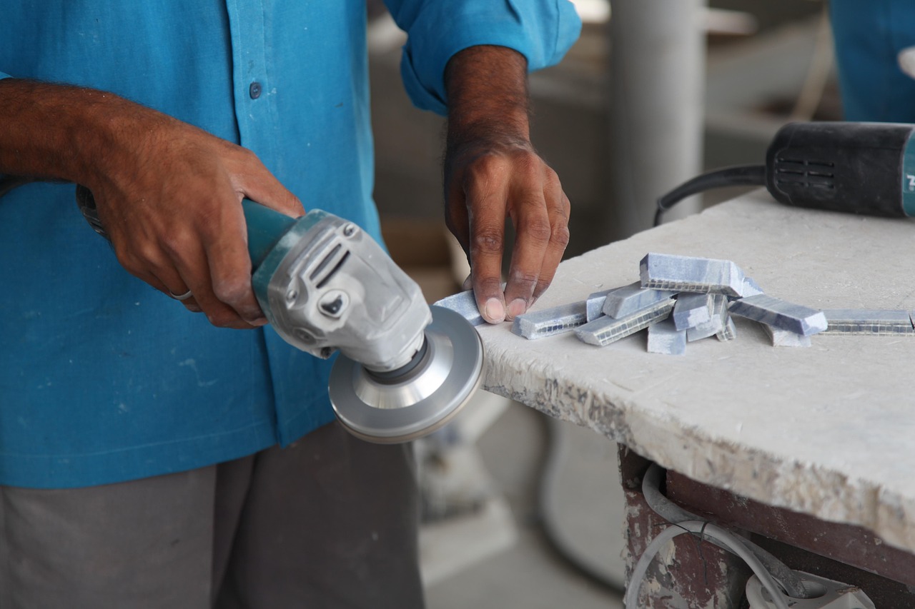 How to choose stone cutting tools for granite, marble and engineered stone
