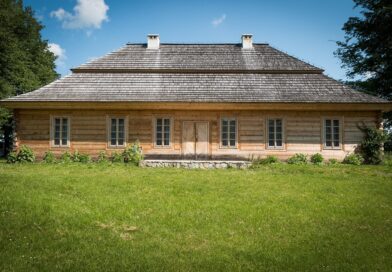 old house, cottage, wooden house, wooden hut, old hut, poland, żeromski, kielce, curls, butter